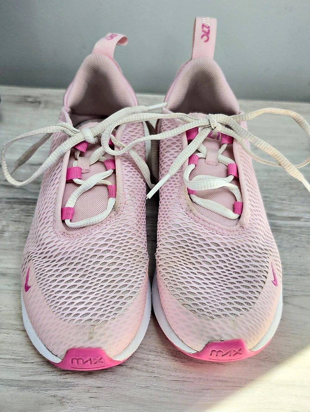 Nike Air Max 270 Pink & White US 2Y Athletic Sneakers